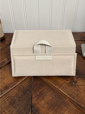 Dagne Dover Hanging Glasses Case